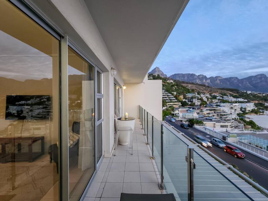 Appartamento Cozy And Stylish With Exceptional Views! Città del Capo Esterno foto